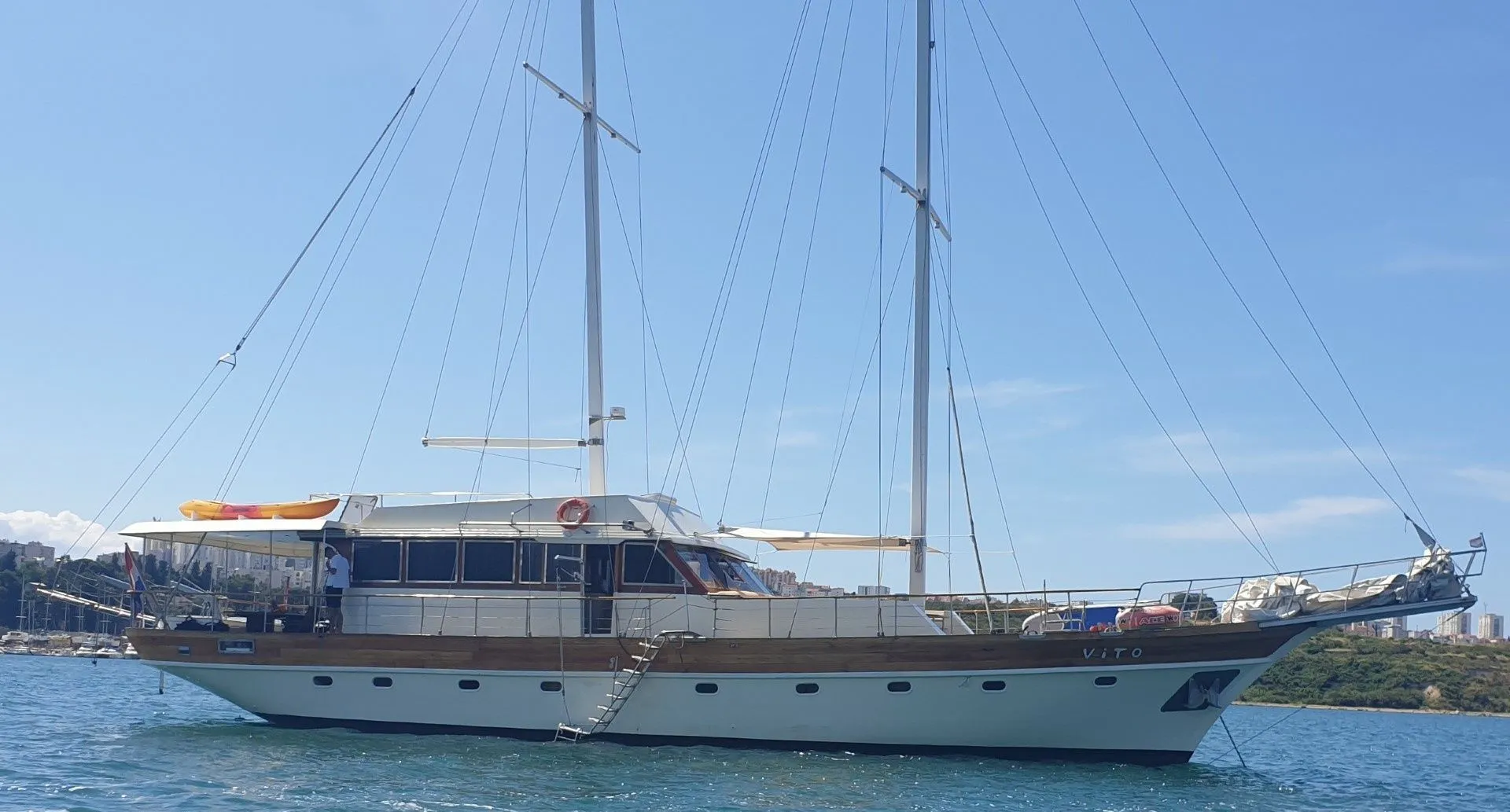 Charter a 27m Gulet in Kastela
