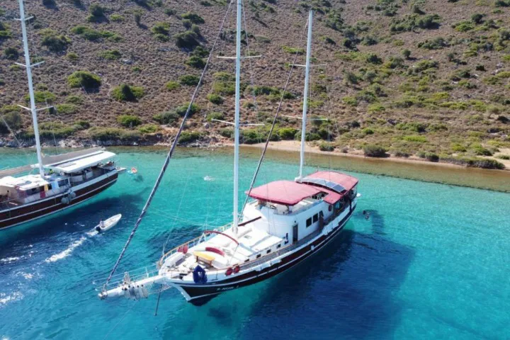 S. Nur 1 Charterboot - 4