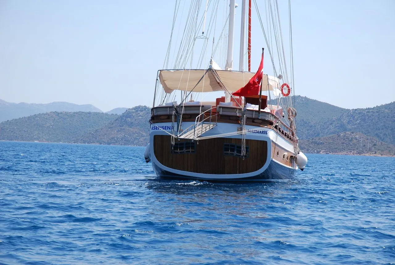 Asensena Charter Boat - 5