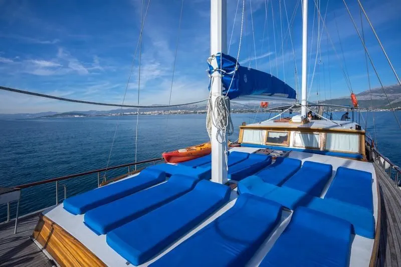 Atalanta Charter Boat