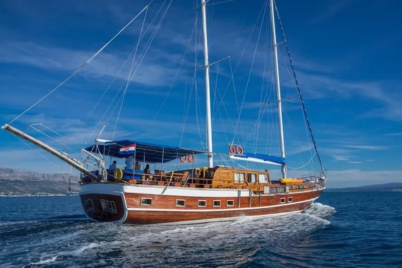 Atalanta Charter Boat