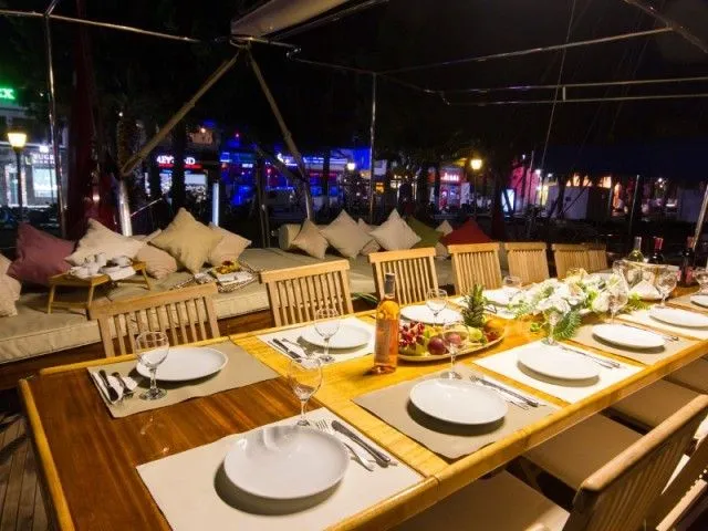 Hera Charter Boat