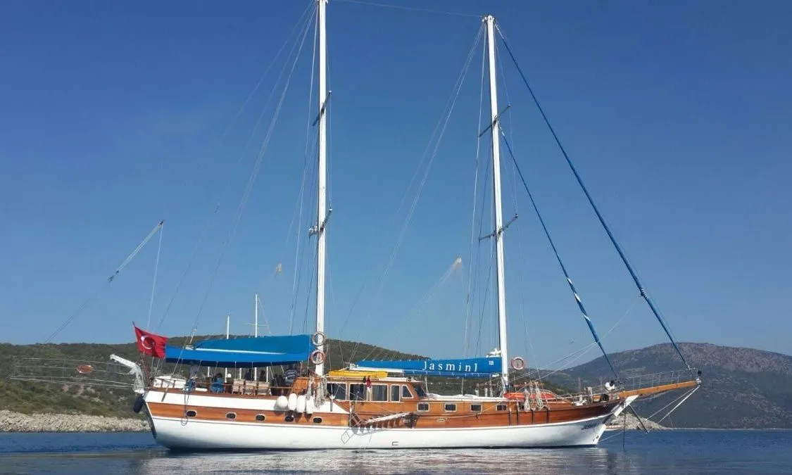 Jasmin 1 Charter Boat - 2