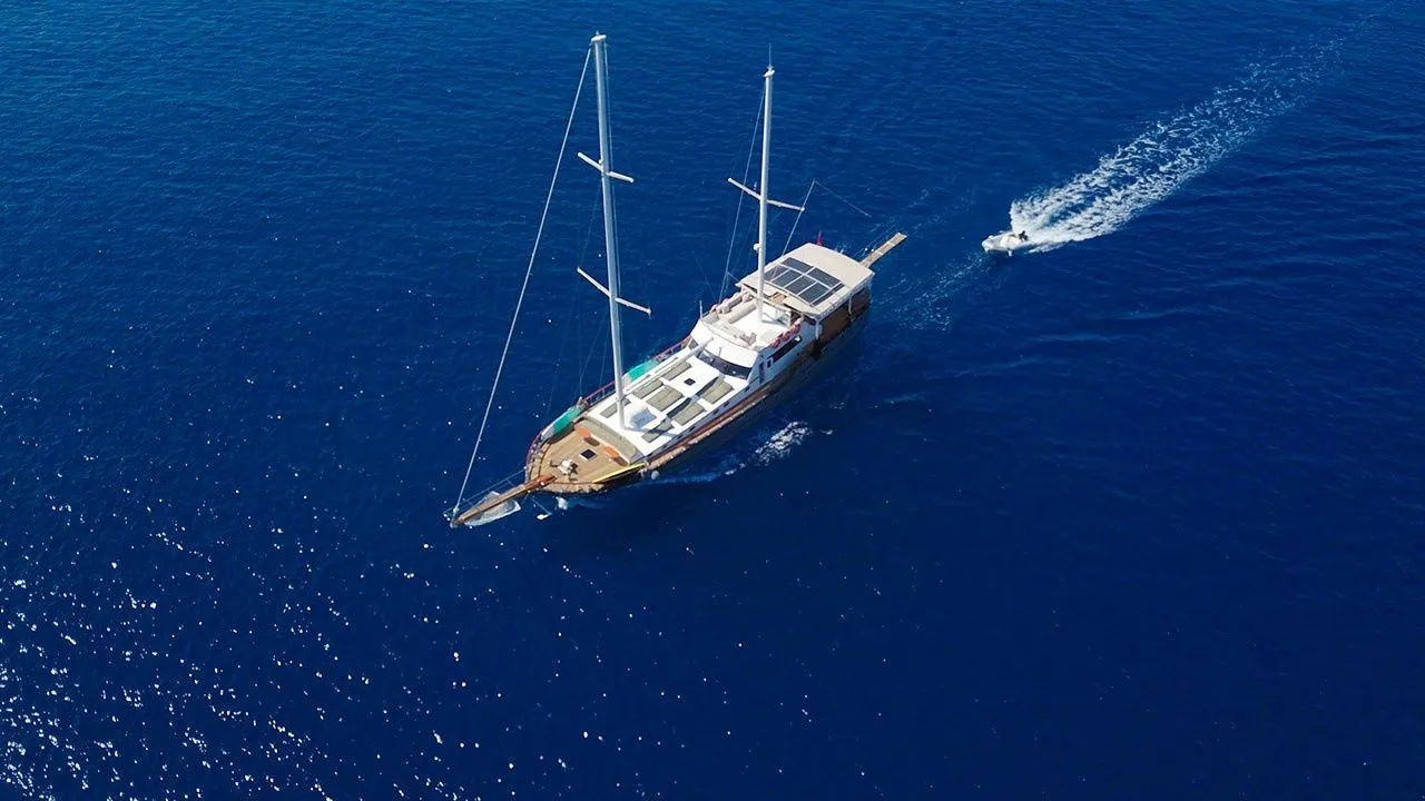 Vamos 1 Charter Boat - 4
