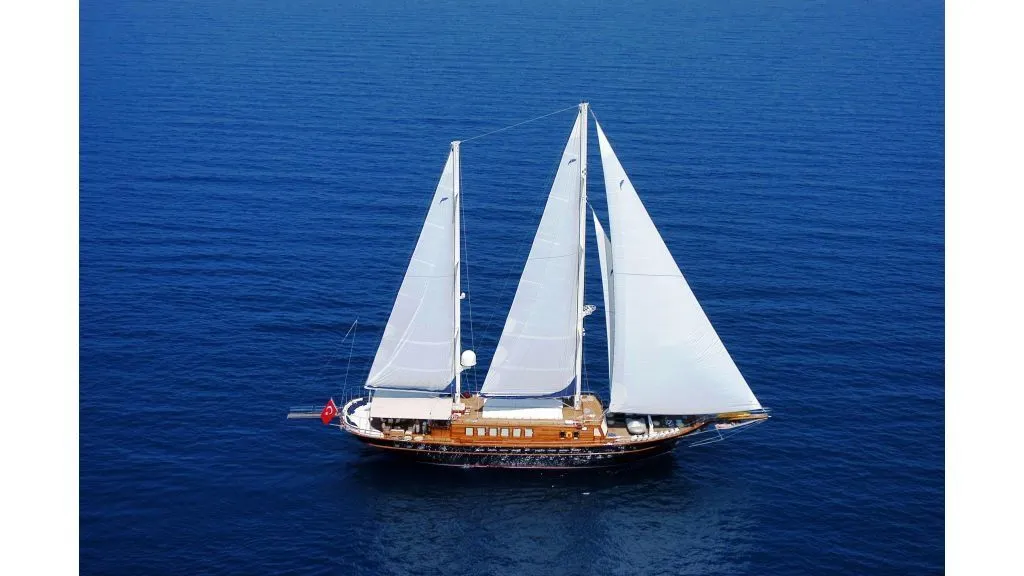Sea Dream Charter Boat