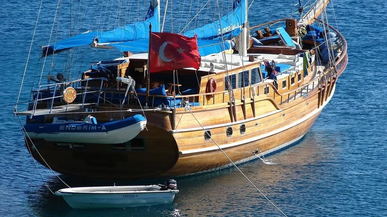 Enderim A Charter Boat - 4