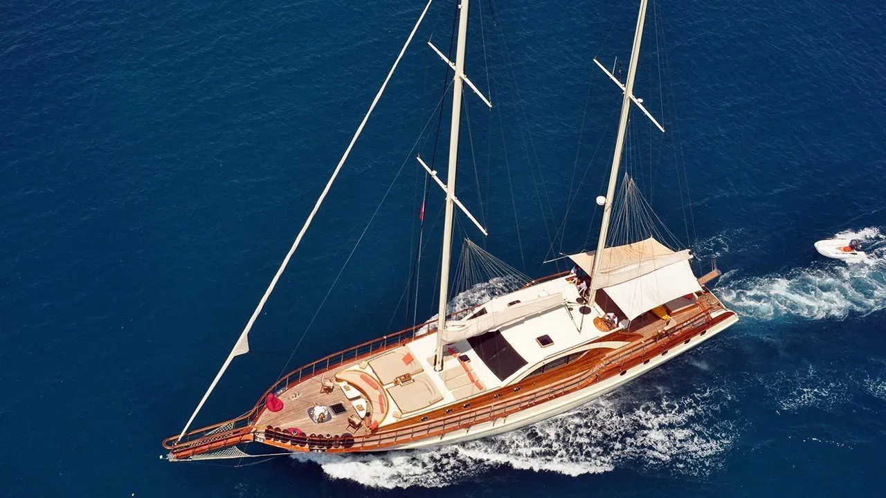 Justiniano Charter Boat - 5