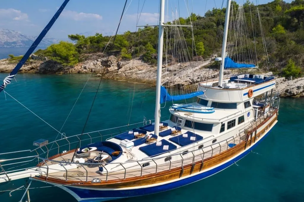 Charter a 29m 5 Cabin Gulet in Split