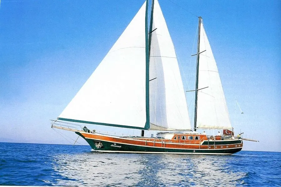Serenad Charter Boat - 3