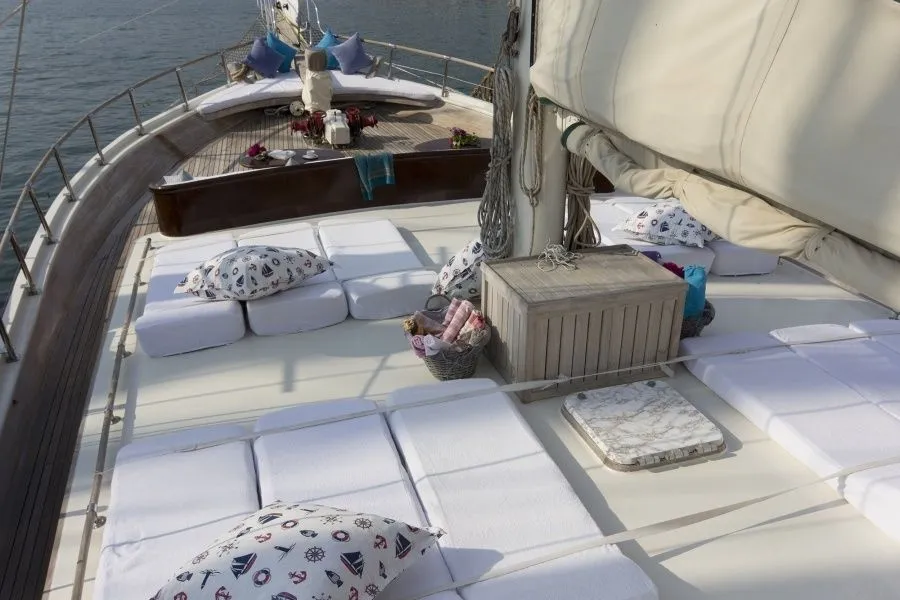 Serenad Charter Boat - 5