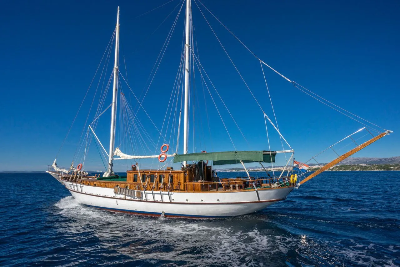 Rent a 30m Gulet in Stobreč
