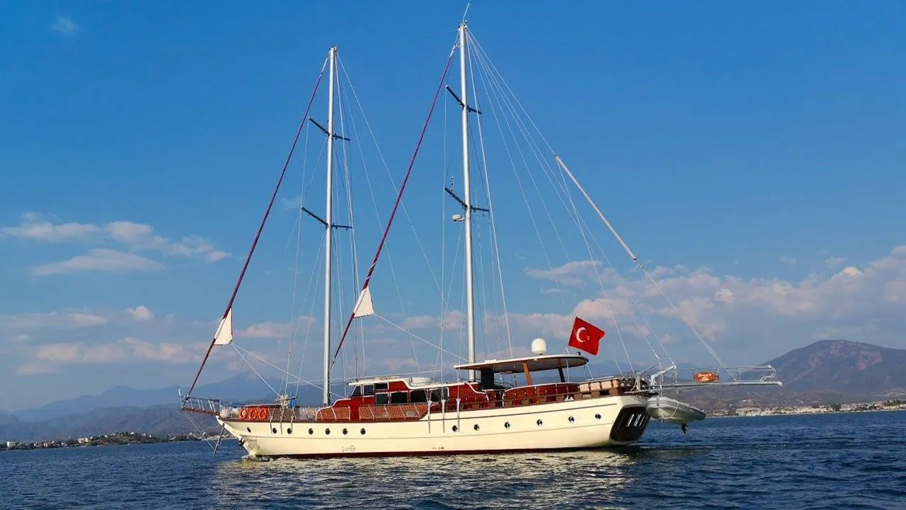 Diamond Lila Charter Boat - 3