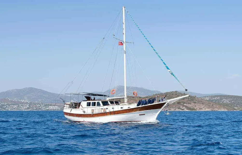 Karaca 4 Charter Boat - 2