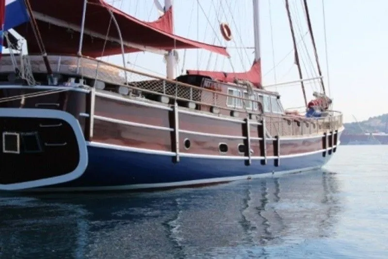 Nostra Vita Charter Boat