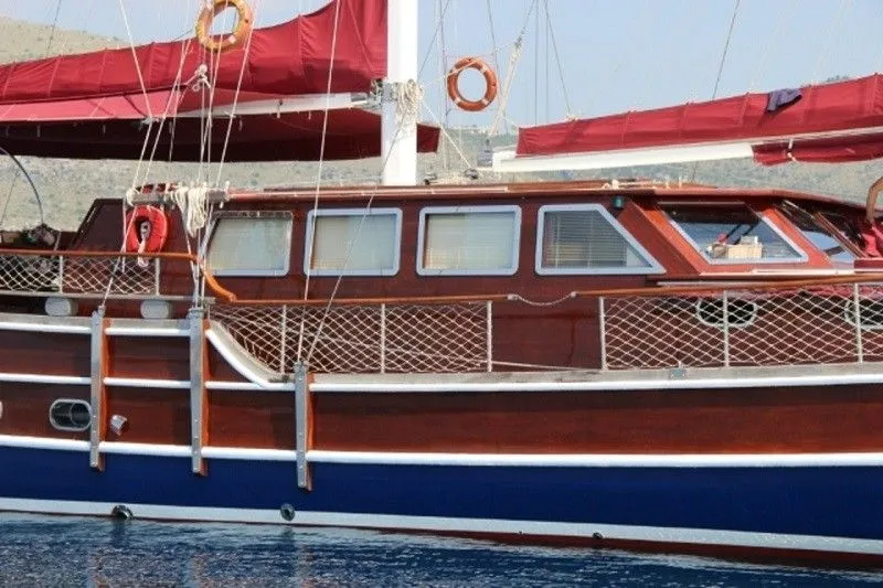 Nostra Vita Charter Boat