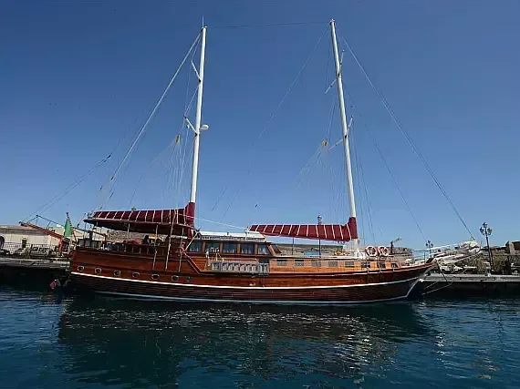 Rent a 23.5m Boat in Milazzo