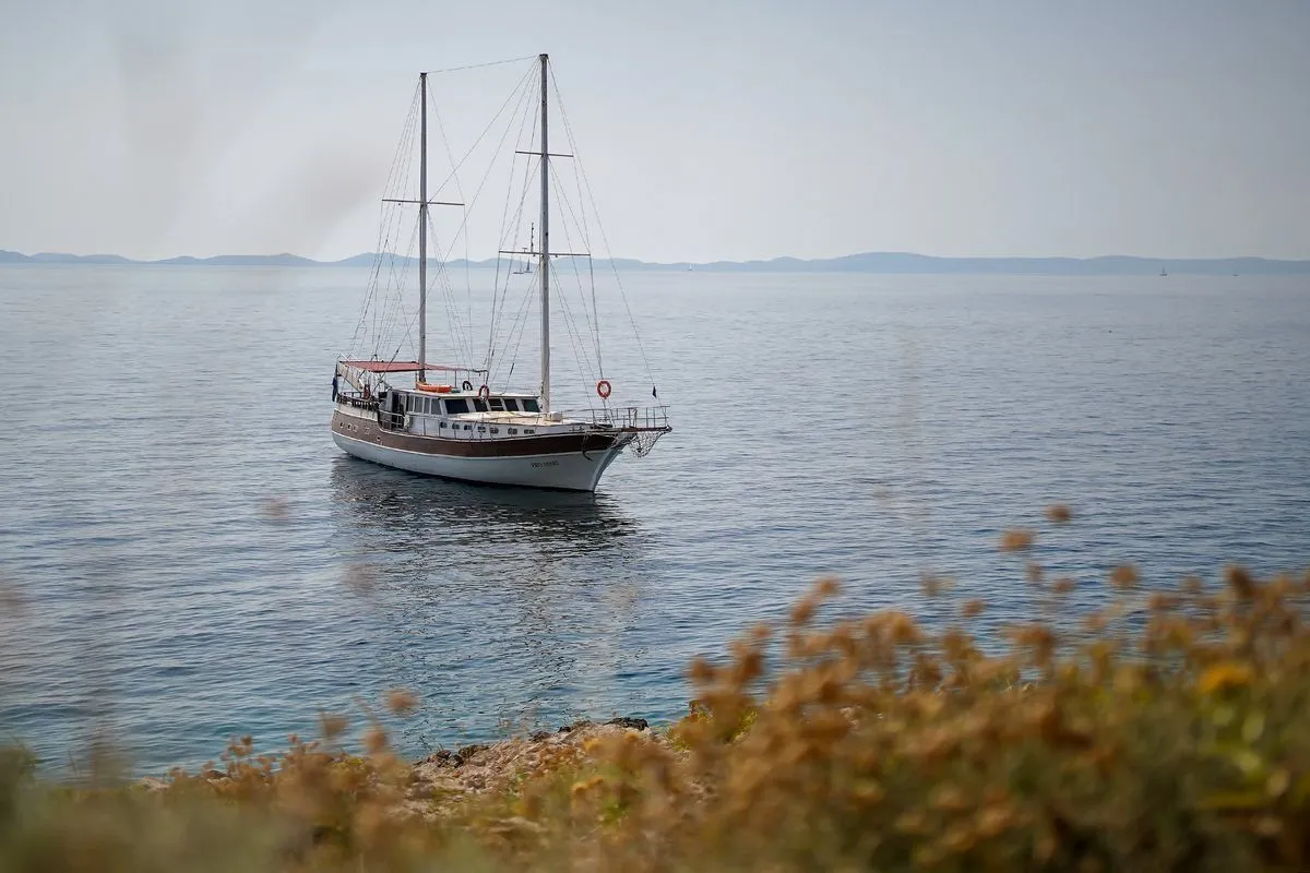 Prvi Odisej Charter Boat