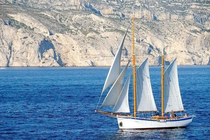 27m Marseille Boat Hire