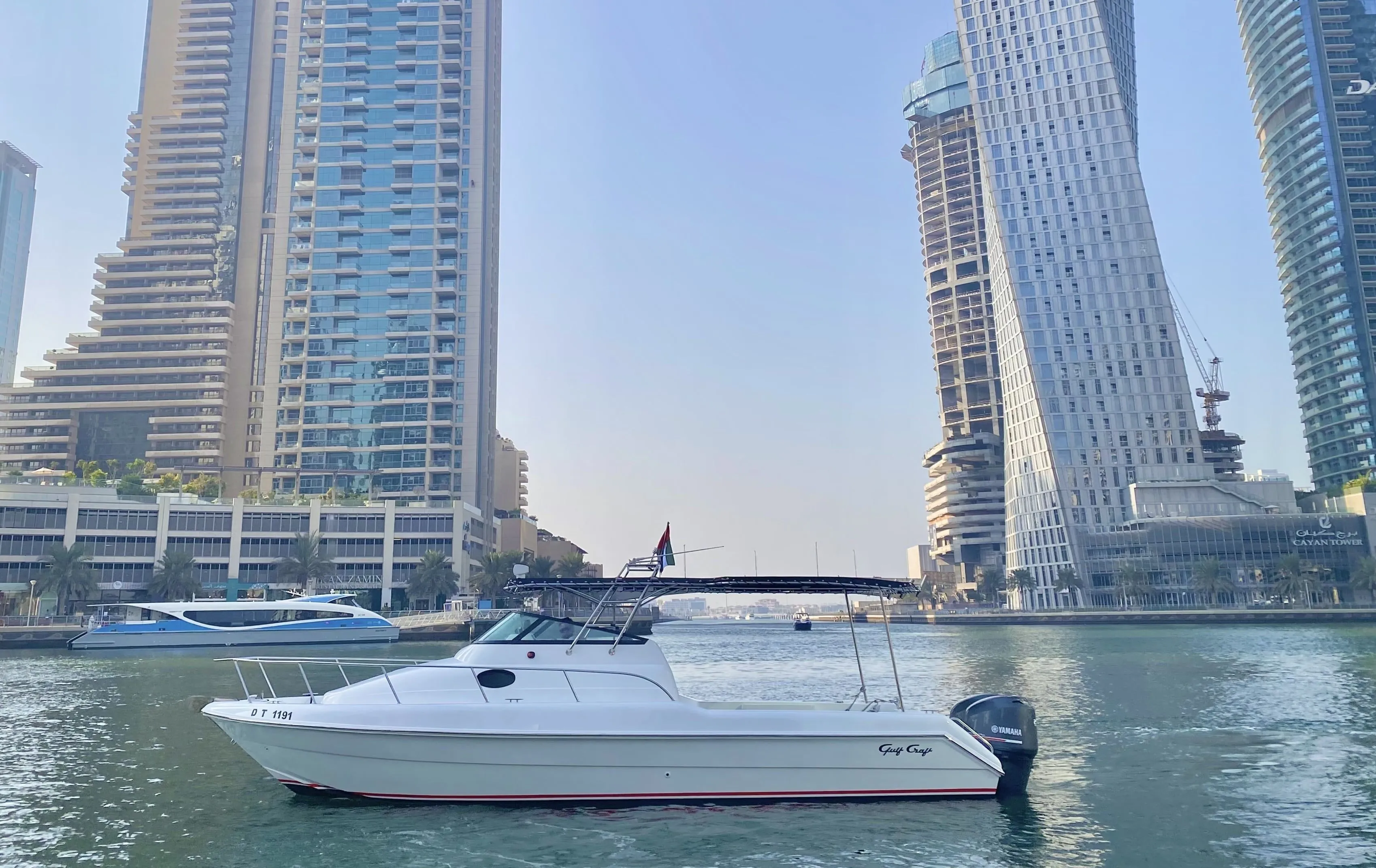 Взять в чартер 9.45м Gulf Craft 31 моторная лодка в Дубай