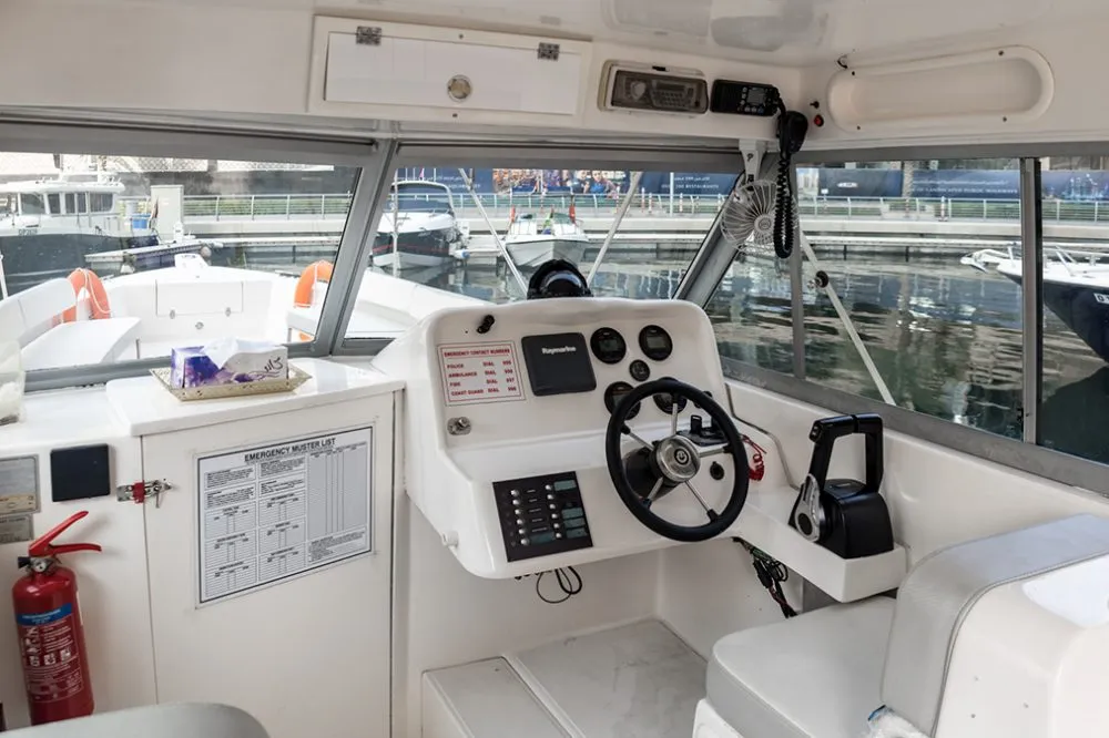 Взять в чартер 10.97м моторная лодка Gulf Craft 36 Walkaround в Дубай