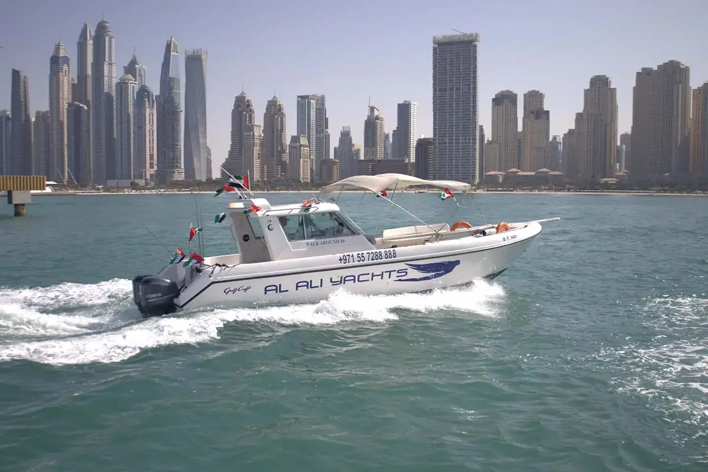 Взять в чартер 10.97м моторная лодка Gulf Craft 36 Walkaround в Дубай