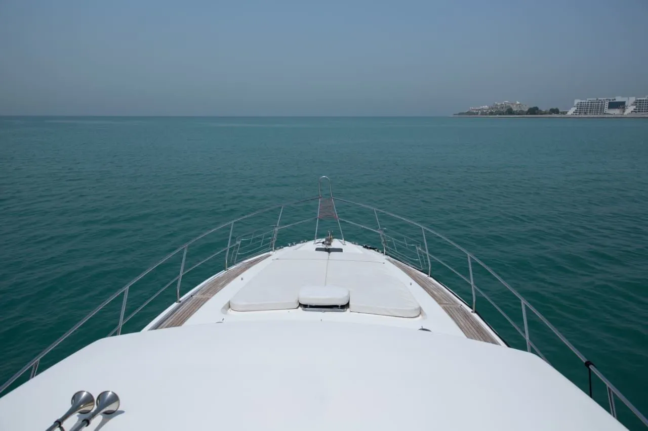 Чартер Adora - 3