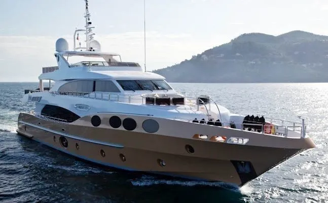 Bodrum 38.4m Kiralık Gulf Craft Majesty 125 Motoryat