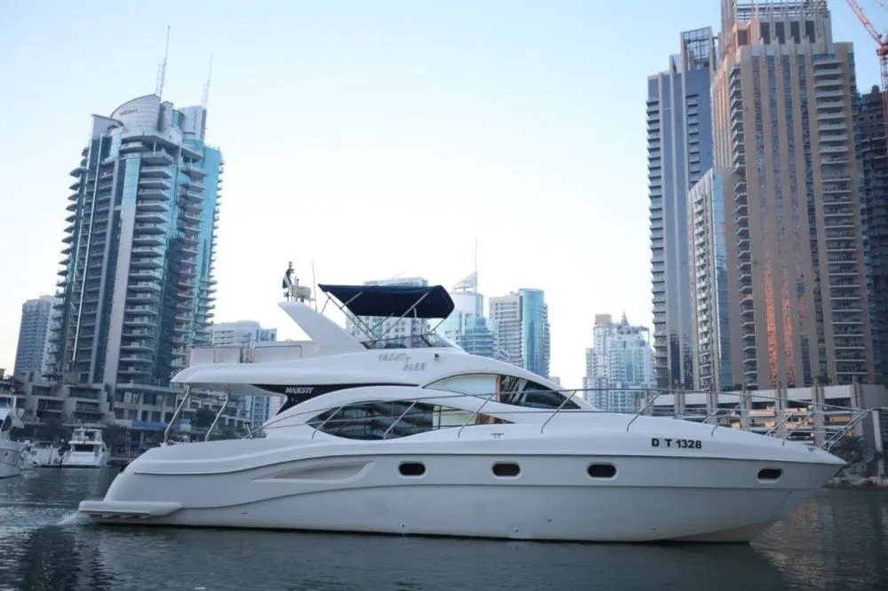 Yacht Alee Kiralık Teknesi
