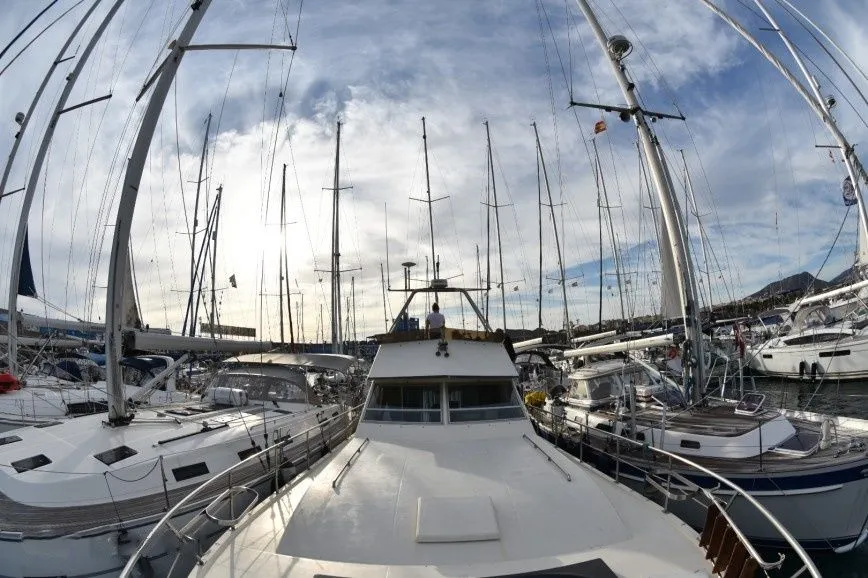 15m Las Galletas Guy Couach 1400 Fly Hire
