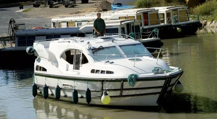 Les Canalous 97 Charter Boat