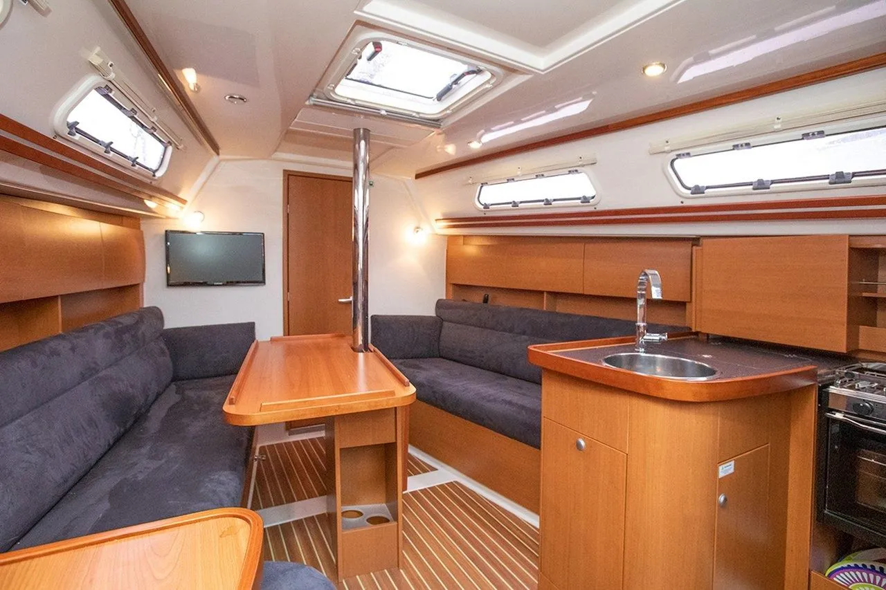 Explore Largs on a 9.63m Rental Hanse 325