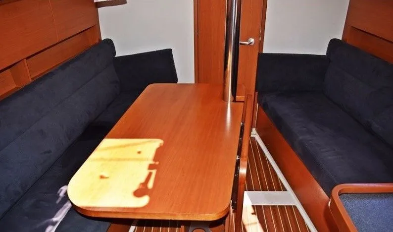 Sara Charterboot - 4