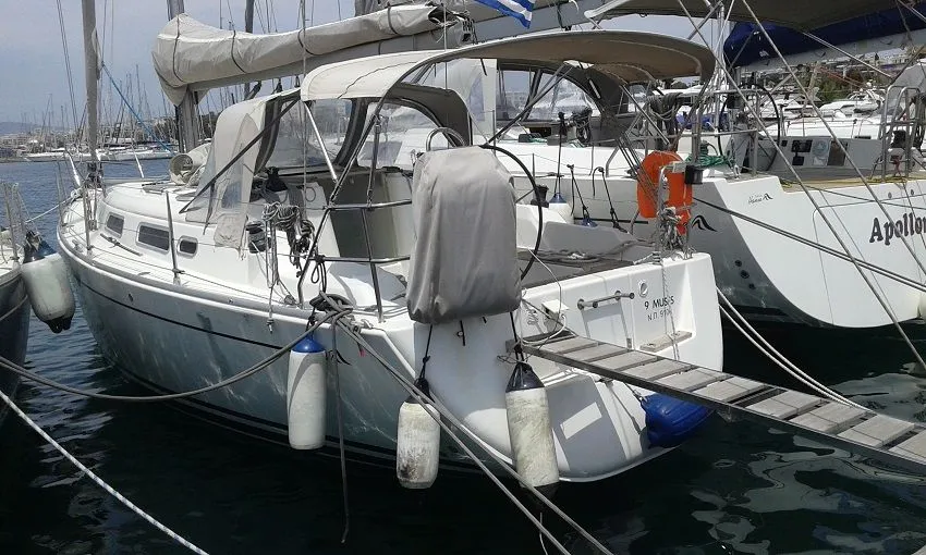 Explore Nikiti on a 10.35m Rental Sailing Yacht