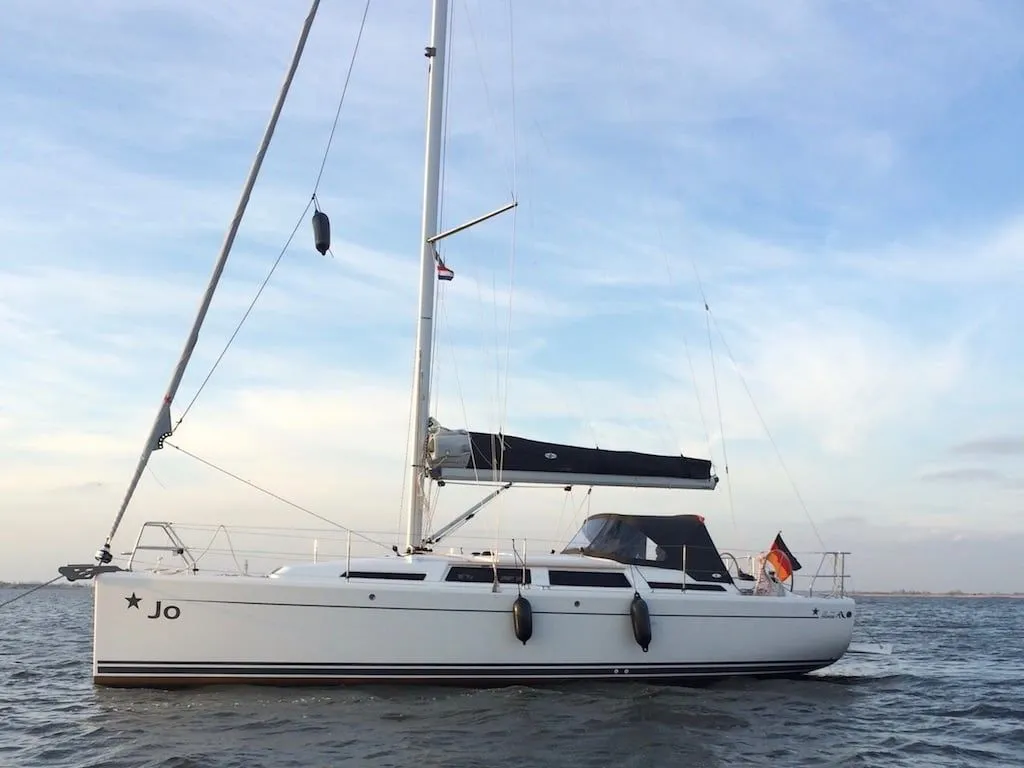 Boot - Explore Lelystad on a 10.4m 2 Cabin Sailing Yacht Rental