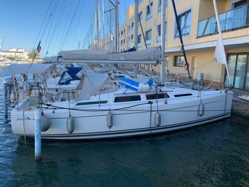10.4m Empuriabrava Hanse 345 Hire