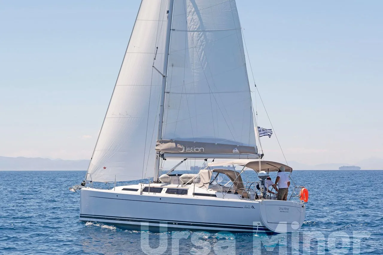 Charter a 10.4m Sailing Yacht in Preveza
