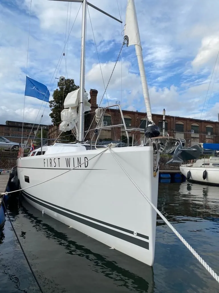 First Wind Kiralık Teknesi
