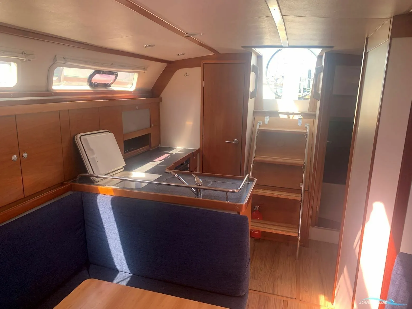 Avis Charter Boat