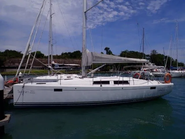 Rent a 11.4m Hanse 385 in Chang Wat Phuket