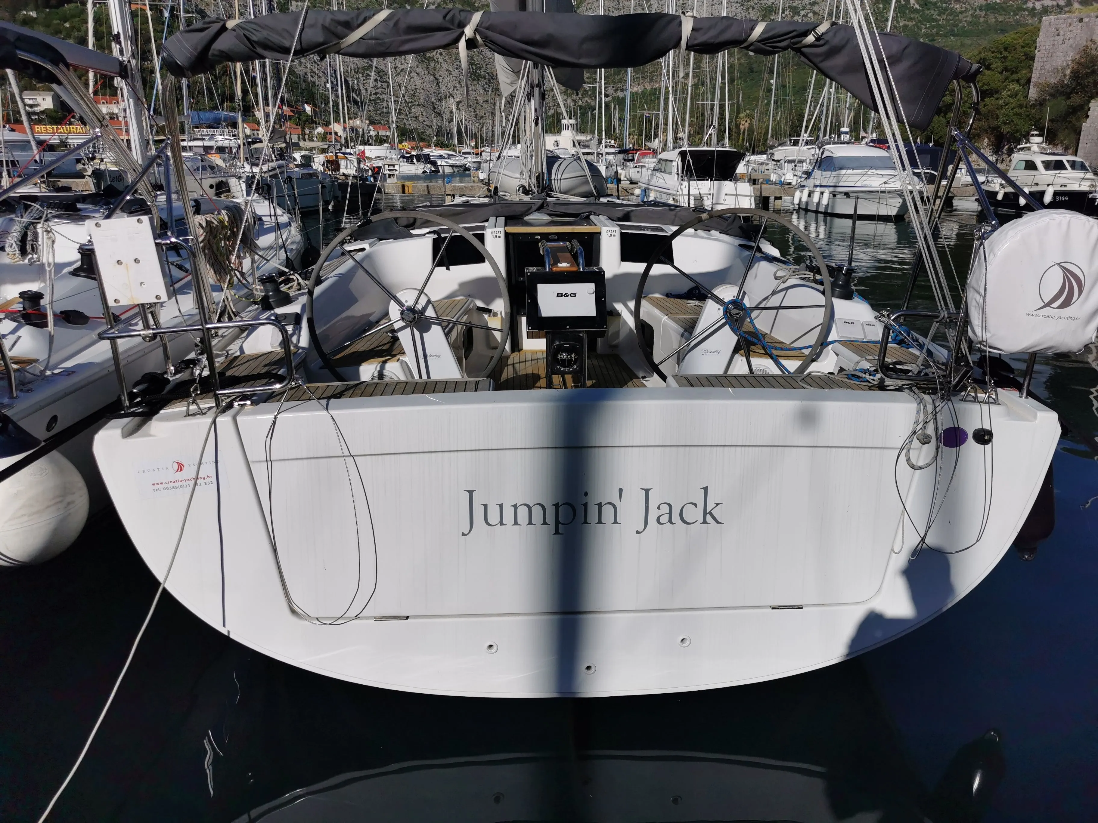 Jumpin Jack Charter Boat