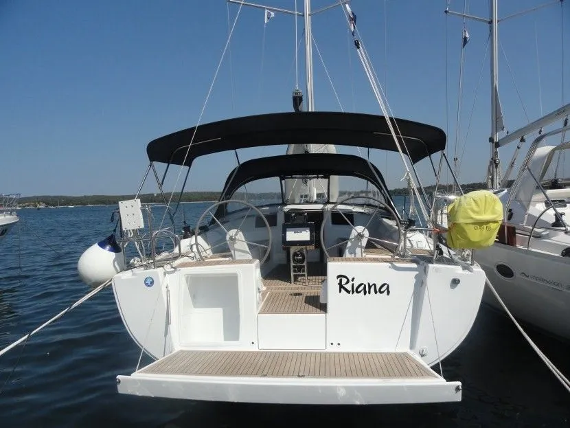 Riana Charterboot - 3