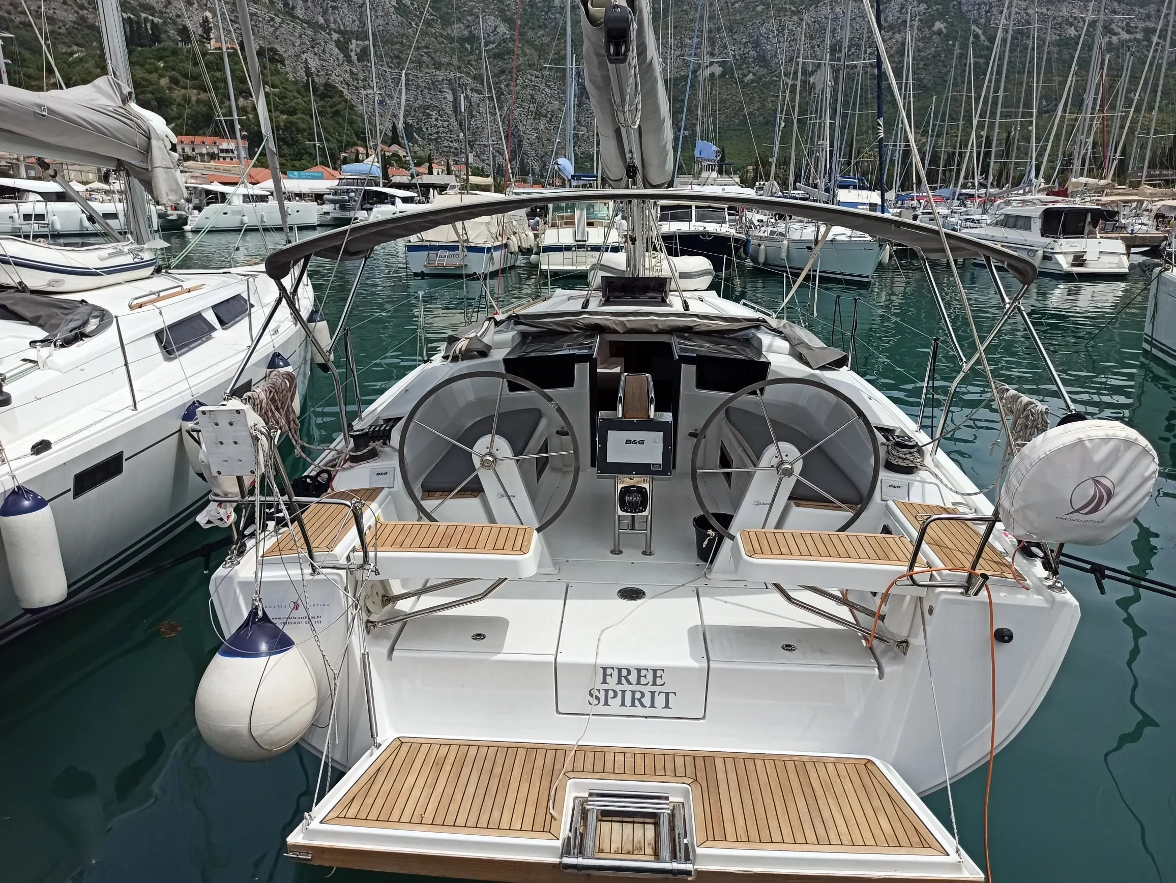 Rent a 11.4m Boat in Dubrovnik