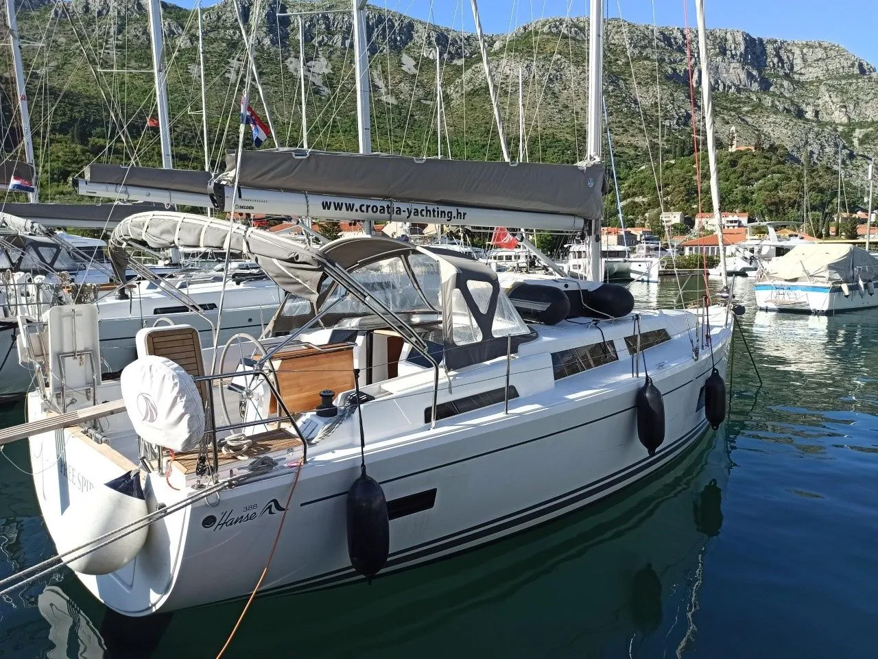 Rent a 11.4m Boat in Dubrovnik