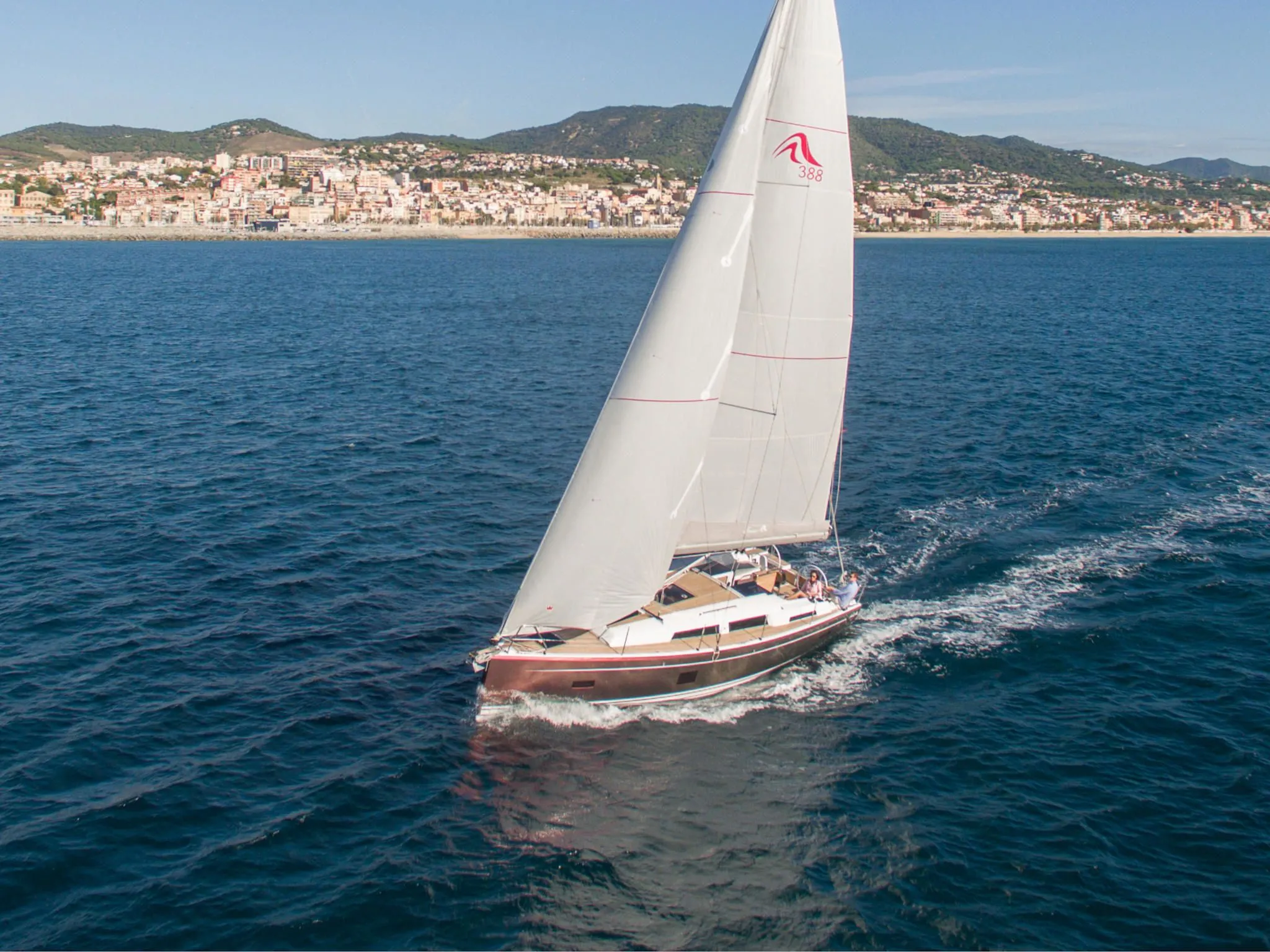 Rent a 11.4m Hanse 388 Sailing Yacht in Rostock