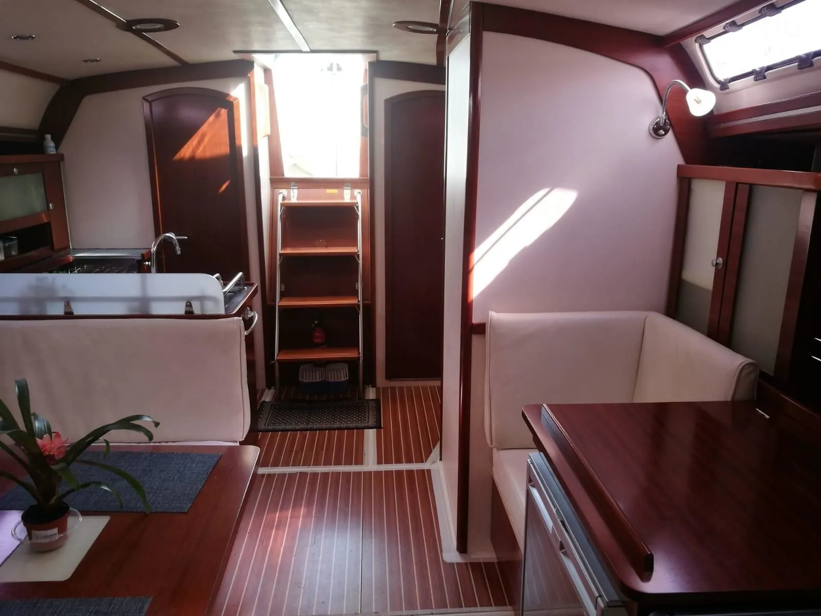 Charter a 12.1m Hanse 400 Sailing Yacht in San Vincenzo