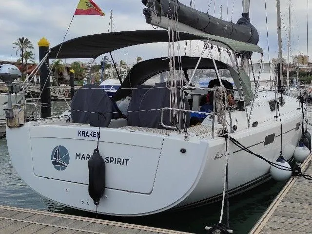 13.45m Baiona Sailing Yacht Hanse 415 Hire