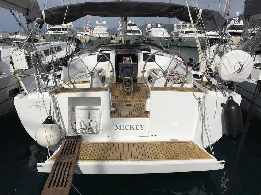 Mickey Charterboot - 4
