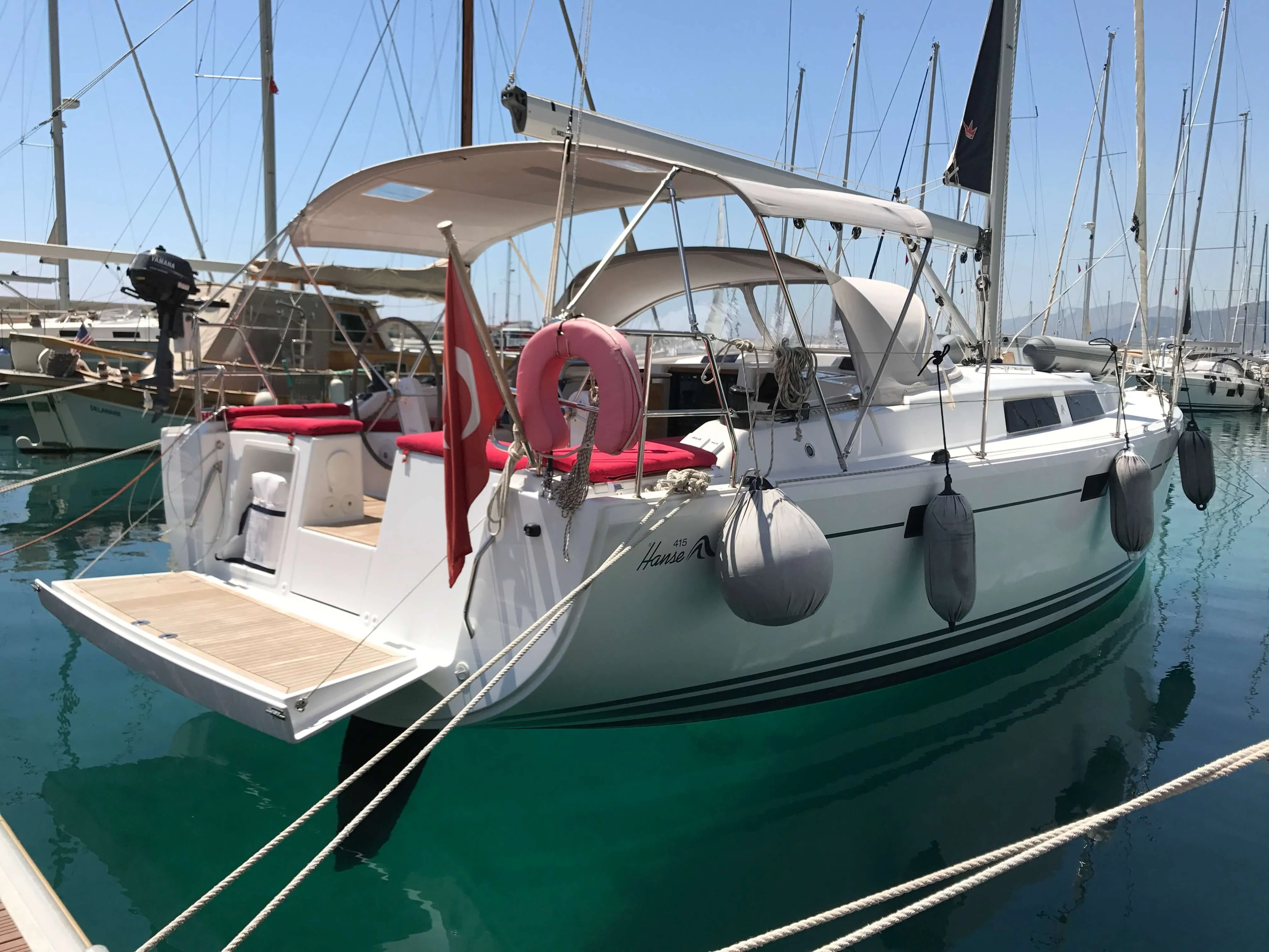 Rent a 12.4m Sailing Yacht Hanse 415 in Ören