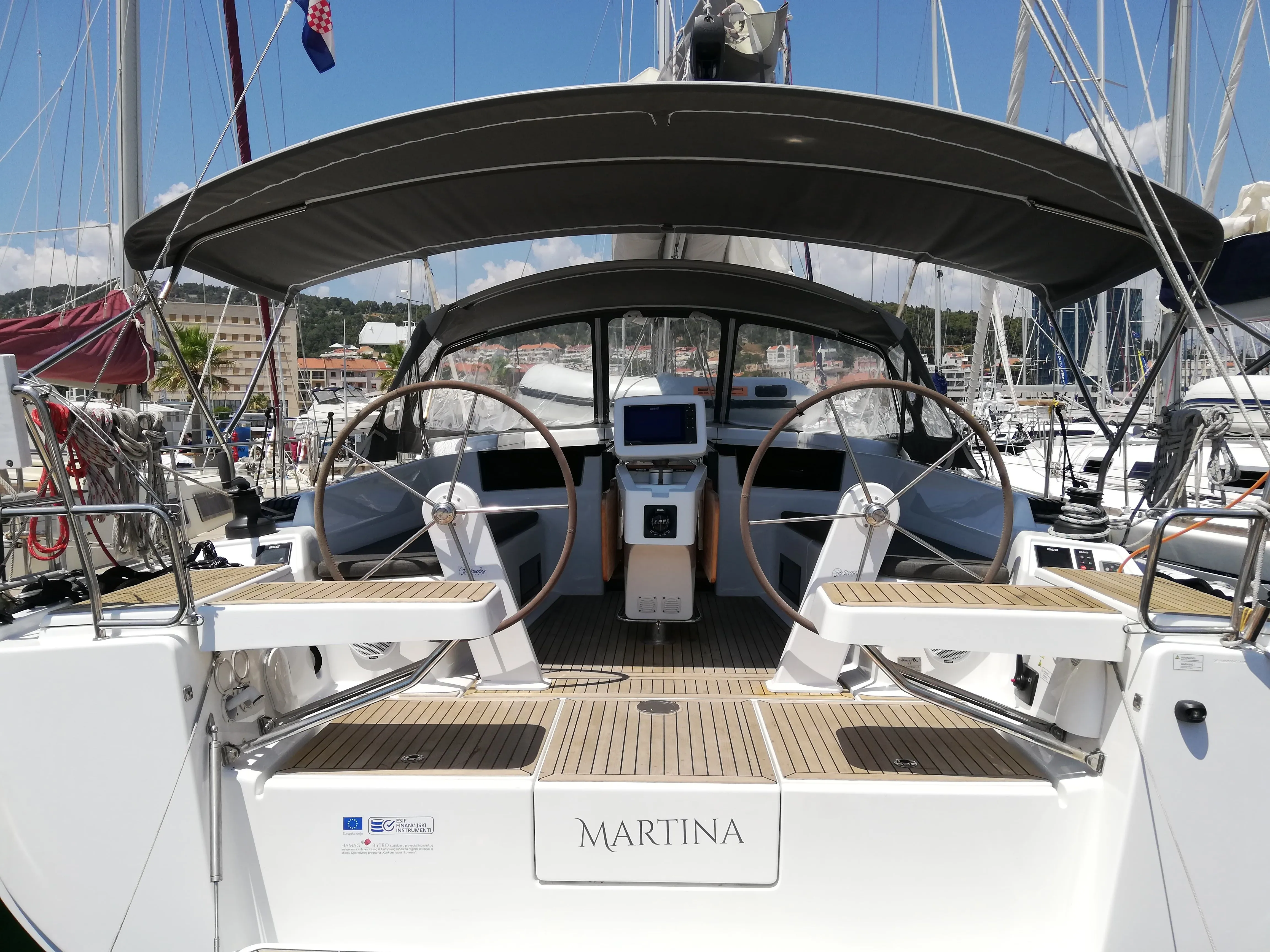 12.4m Split Sailing Yacht Hanse 418 Hire