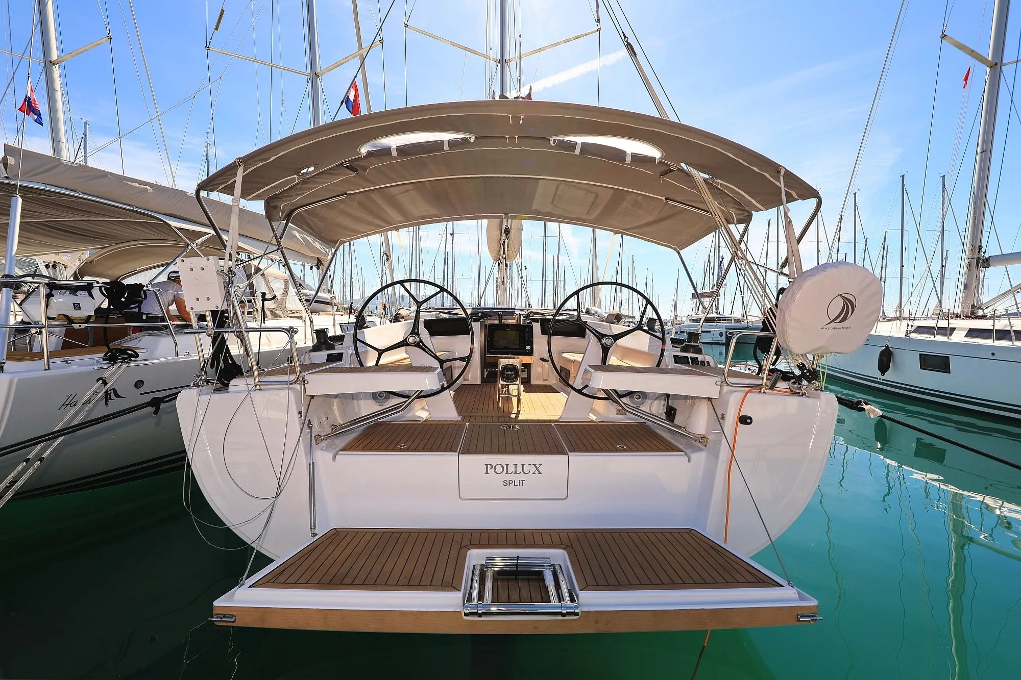 Charter a 12.4m Boat in Kastela